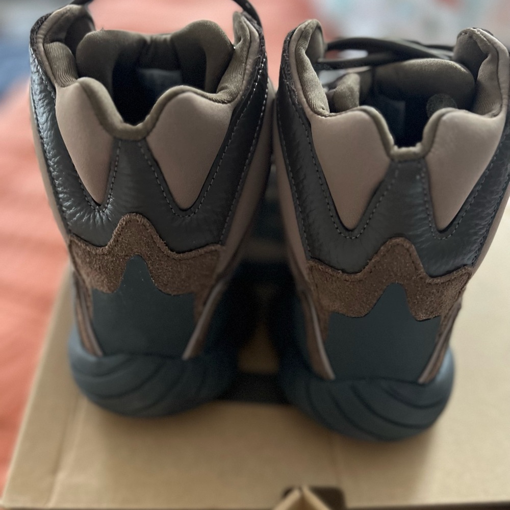 YEEZY 500 Boots - Picture 2 of 6